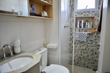 Apartamento à venda com 70m², 2 quartos e 2 vagasBanheiro da Suíte