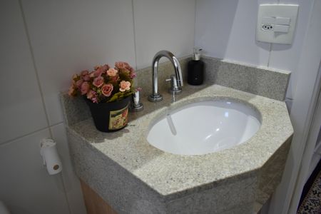 Apartamento à venda com 70m², 2 quartos e 2 vagasBanheiro Social