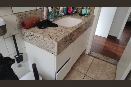 Apartamento à venda com 94m², 3 quartos e 1 vaga Apartamento à venda com 94m², 3 quartos e 1 vagaBanheiro