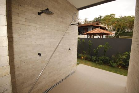 Casa de condomínio à venda com 523m², 4 quartos e 4 vagaschuveirão