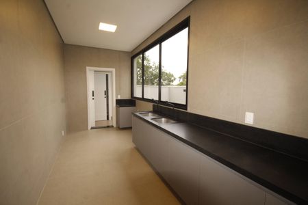 Casa de condomínio à venda com 523m², 4 quartos e 4 vagasÁrea de Serviço