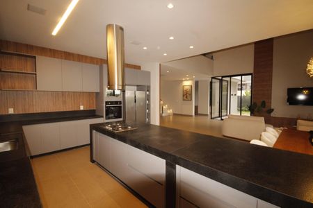 Cozinha de casa de condomínio à venda com 4 quartos, 523m² em Condados da Lagoa, Lagoa Santa