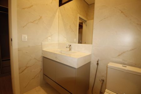 Casa de condomínio à venda com 523m², 4 quartos e 4 vagasbanheiro 3