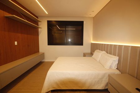 Casa de condomínio à venda com 523m², 4 quartos e 4 vagasquarto 1