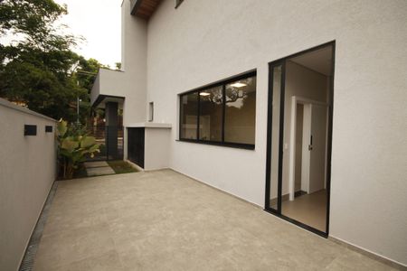 Casa de condomínio à venda com 523m², 4 quartos e 4 vagasÁrea de Serviço