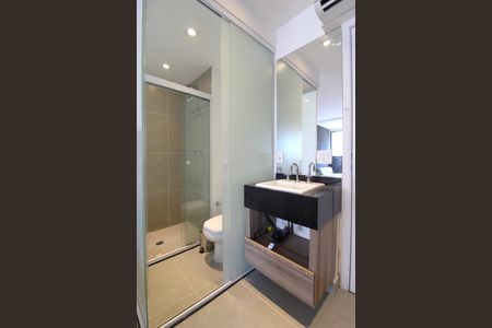 Banheiro de kitnet/studio à venda com 1 quarto, 28m² em Vila Olímpia, São Paulo