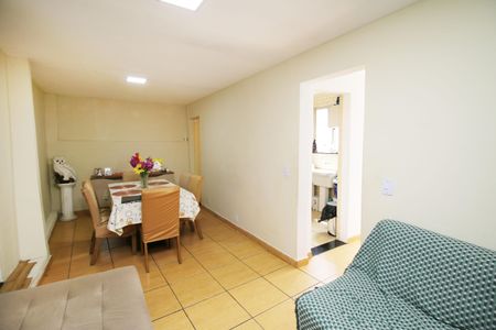 Sala de casa à venda com 3 quartos, 120m² em Penha, Rio de Janeiro