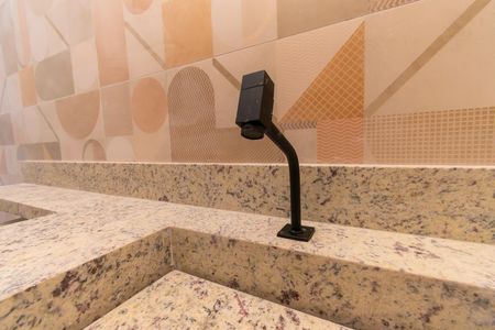 Casa à venda com 160m², 3 quartos e 2 vagasBanheiro da Suíte 2