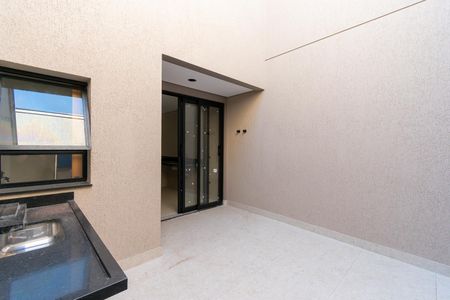 Casa à venda com 160m², 3 quartos e 2 vagasQuintal