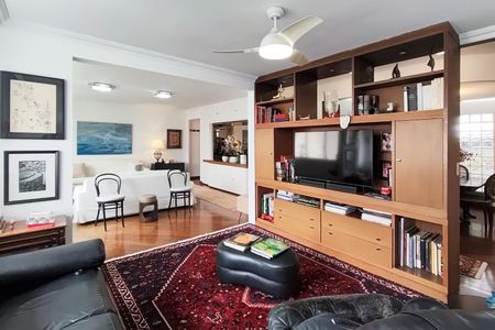 Apartamento à venda com 182m², 4 quartos e 1 vagaSala de TV