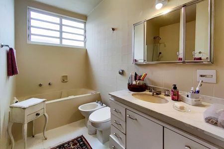 Apartamento à venda com 182m², 4 quartos e 1 vagaBanheiro da Suíte