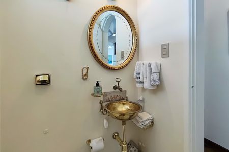 Apartamento à venda com 182m², 4 quartos e 1 vagaLavabo