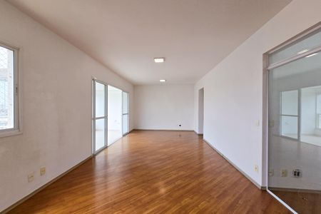 Apartamento para alugar com 107m², 3 quartos e 2 vagas Apartamento para alugar com 107m², 3 quartos e 2 vagasSala
