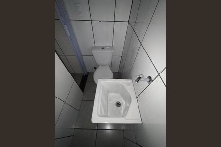 Banheiro de kitnet/studio para alugar com 1 quarto, 22m² em Cambuci, São Paulo