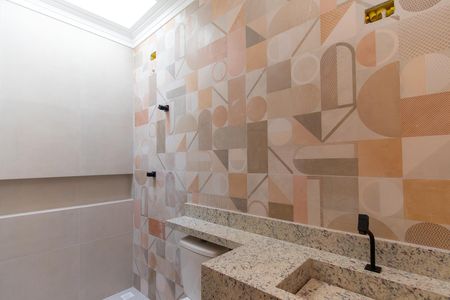 Casa à venda com 160m², 3 quartos e 2 vagasBanheiro da Suíte 2