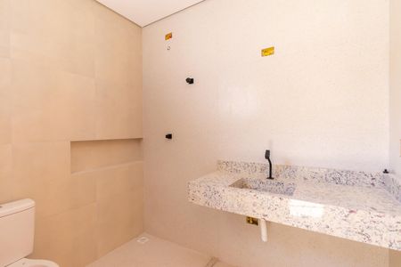 Casa à venda com 160m², 3 quartos e 2 vagasBanheiro da Suíte 1