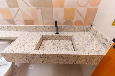 Casa à venda com 160m², 3 quartos e 2 vagasBanheiro da Suíte 2