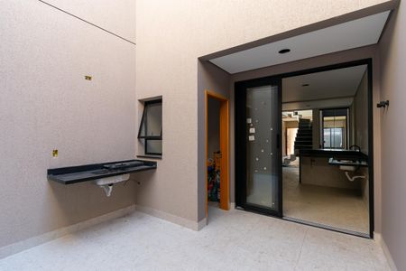 Casa à venda com 160m², 3 quartos e 2 vagasQuintal