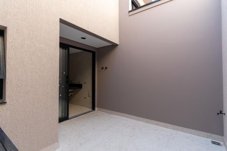 Casa à venda com 160m², 3 quartos e 2 vagasQuintal