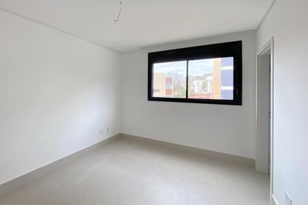 Apartamento à venda com 120m², 3 quartos e 2 vagasSuíte 1