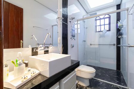 Casa para alugar com 463m², 3 quartos e 10 vagasBanheiro social