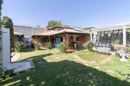 Casa para alugar com 463m², 3 quartos e 10 vagasQuintal