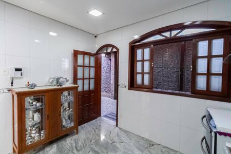 Casa para alugar com 463m², 3 quartos e 10 vagasCozinha