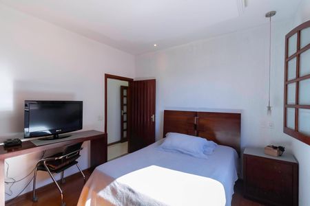 Casa para alugar com 463m², 3 quartos e 10 vagasQuarto 1