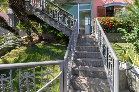 Casa para alugar com 463m², 3 quartos e 10 vagasEntrada