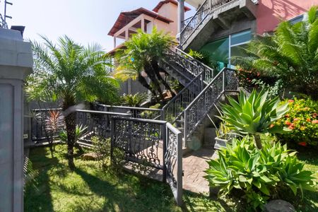 Casa para alugar com 463m², 3 quartos e 10 vagasFachada