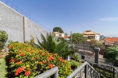 Casa para alugar com 463m², 3 quartos e 10 vagasEntrada