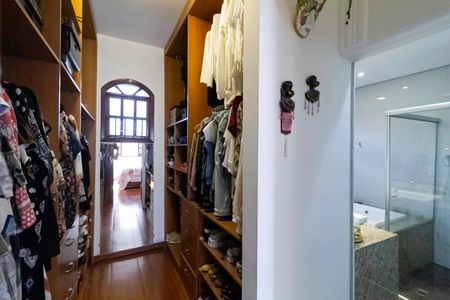 Casa para alugar com 463m², 3 quartos e 10 vagasCloset da suíte