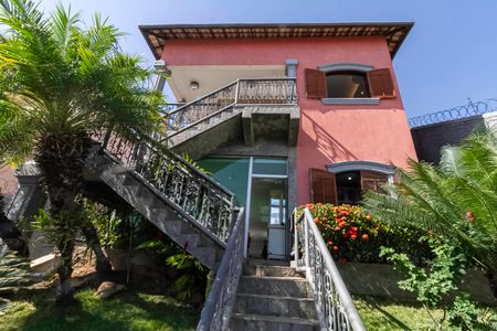 Casa para alugar com 463m², 3 quartos e 10 vagasFachada