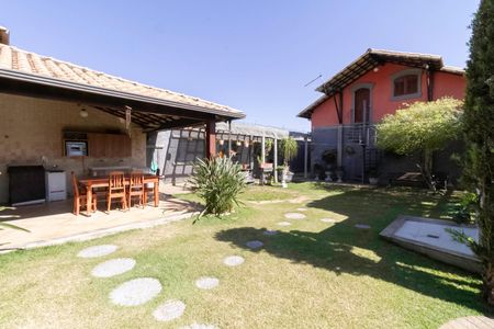 Casa para alugar com 463m², 3 quartos e 10 vagasQuintal