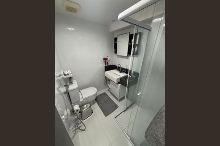 Apartamento à venda com 74m², 2 quartos e 1 vagaBanheiro