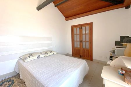 Casa à venda com 360m², 5 quartos e 3 vagas Casa à venda com 360m², 5 quartos e 3 vagasQuarto 1