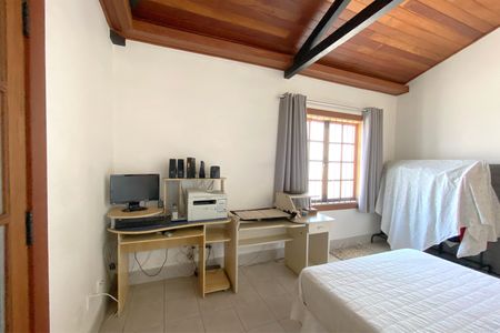 Casa à venda com 360m², 5 quartos e 3 vagas Casa à venda com 360m², 5 quartos e 3 vagasQuarto 1