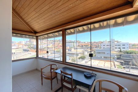 Casa à venda com 360m², 5 quartos e 3 vagas Casa à venda com 360m², 5 quartos e 3 vagasSuíte 1