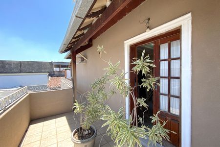 Casa à venda com 360m², 5 quartos e 3 vagas Casa à venda com 360m², 5 quartos e 3 vagasVaranda da Suite 2