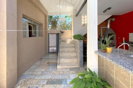 Casa à venda com 360m², 5 quartos e 3 vagas Casa à venda com 360m², 5 quartos e 3 vagasEspaço Gourmet