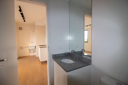 Banheiro de apartamento à venda com 1 quarto, 34m² em Butantã, São Paulo