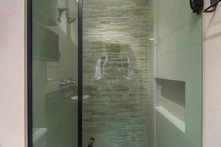 Apartamento à venda com 58m², 2 quartos e 1 vaga Apartamento à venda com 58m², 2 quartos e 1 vagaBanheiro