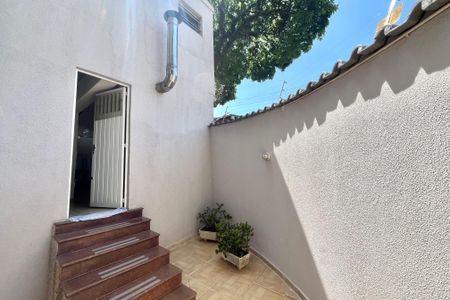 Casa à venda com 186m², 3 quartos e 2 vagasQuintal