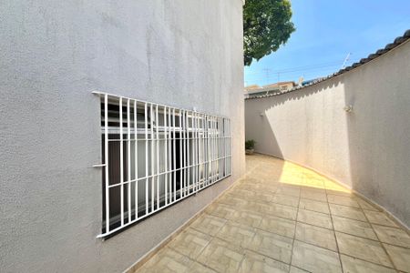 Casa à venda com 186m², 3 quartos e 2 vagasQuintal