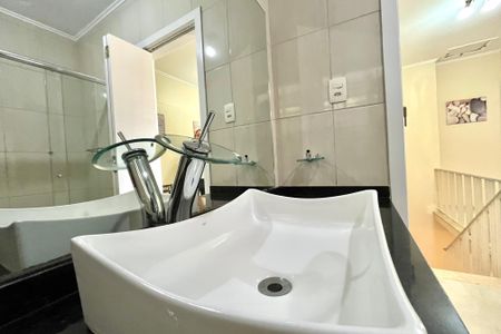 Casa à venda com 186m², 3 quartos e 2 vagasBanheiro Corredor