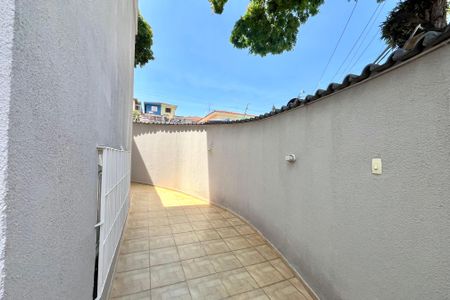 Casa à venda com 186m², 3 quartos e 2 vagasQuintal