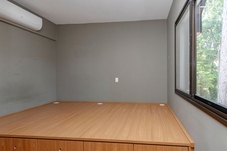 Casa de condomínio à venda com 452m², 4 quartos e 3 vagas Casa de condomínio à venda com 452m², 4 quartos e 3 vagasSuíte 3