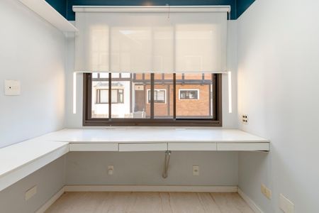 Casa de condomínio à venda com 452m², 4 quartos e 3 vagas Casa de condomínio à venda com 452m², 4 quartos e 3 vagasEscritório