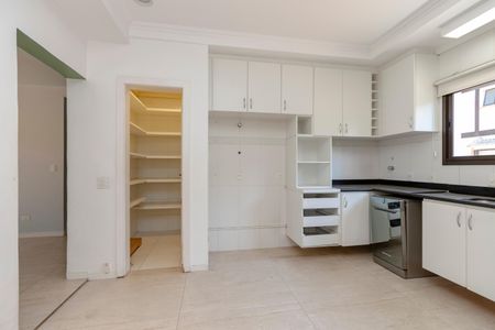 Casa de condomínio à venda com 452m², 4 quartos e 3 vagas Casa de condomínio à venda com 452m², 4 quartos e 3 vagasCozinha