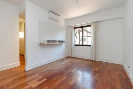 Casa de condomínio à venda com 452m², 4 quartos e 3 vagas Casa de condomínio à venda com 452m², 4 quartos e 3 vagasSuíte 1